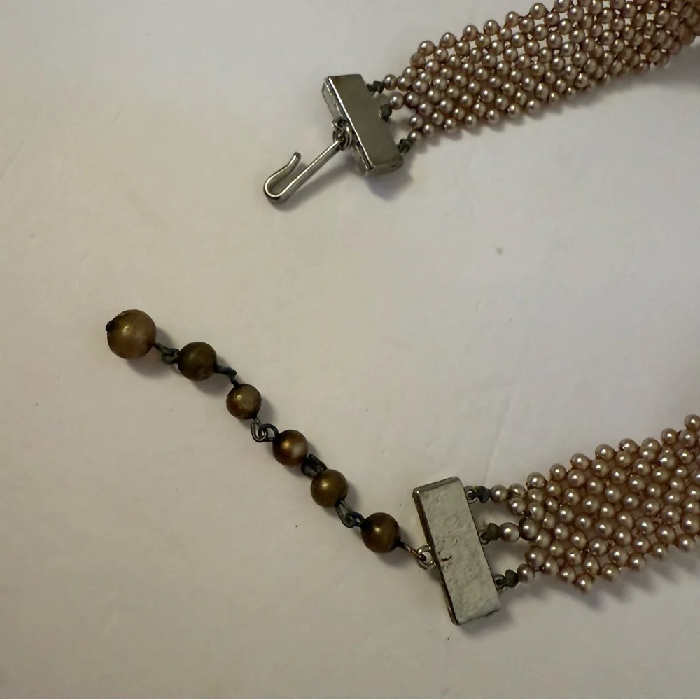 VINTAGE NECKLACE COLLAR SHIRT POINT DESIGN FAUX CREAM PEARLS 13” - 15”